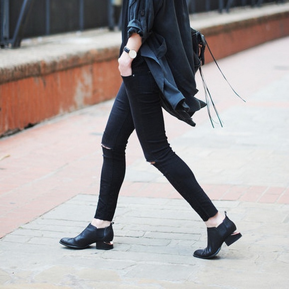 NEW ALEXANDER WANG Kori Cut Out Heel Ankle Boot - Picture 3 of 16